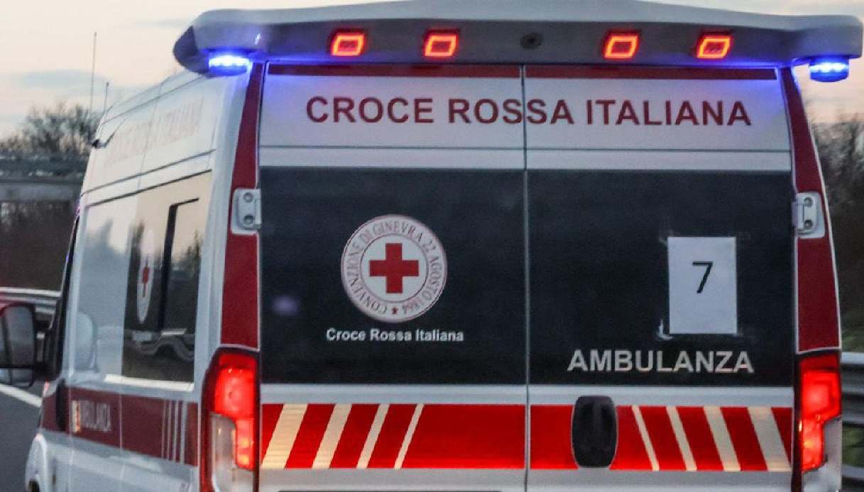 Tragico Incidente Stradale A Chieti Morti Due Giovani Motociclisti A