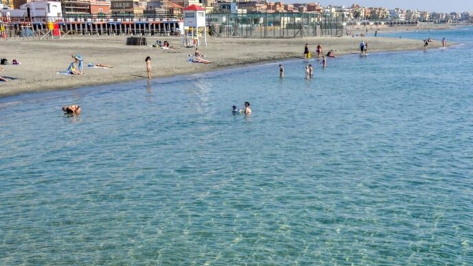 Rivoluzione Del Mare A Ostia