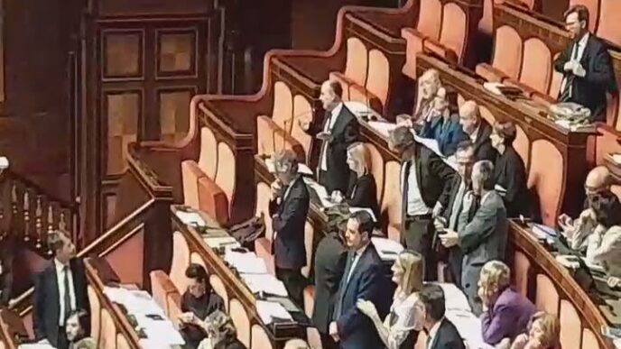 Scontro in Senato durante la v