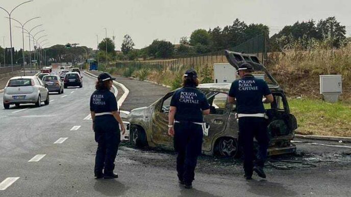 Auto In Fiamme Durante Il Rifo