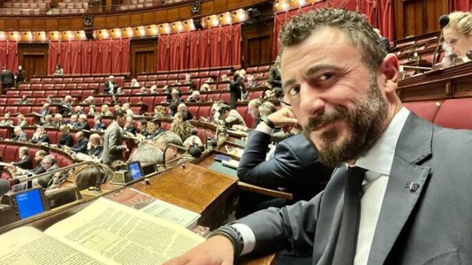 Il Deputato Emanuele Pozzolo R