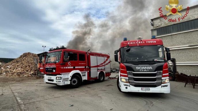 Incendio Al Deposito Rifiuti D