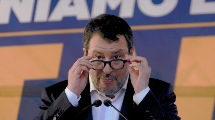 Matteo Salvini critica il riti