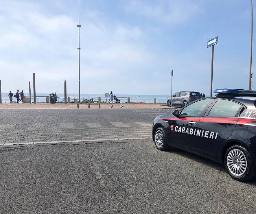 OSTIA I Carabinieri impegnati durante i controlli sul litorale 1