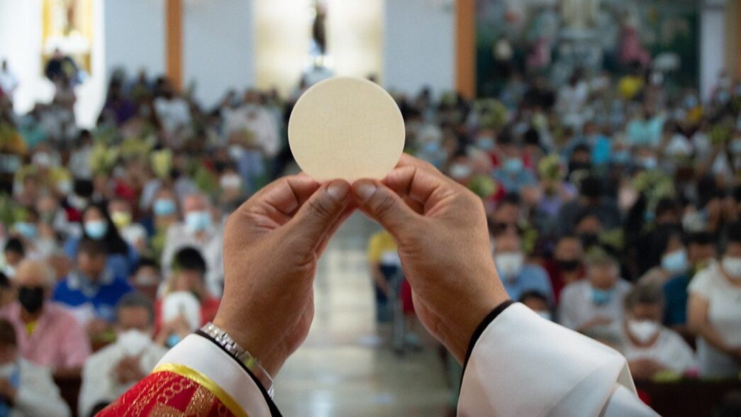 Papa Francesco incoraggia cari