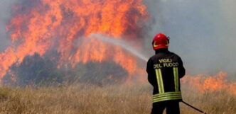 Roma Incendi Devastanti In Zo