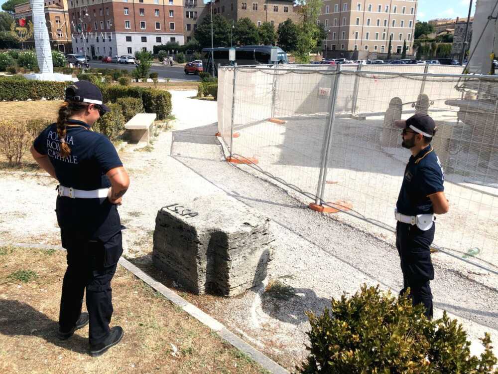 Vandalismo a Roma un uomo del