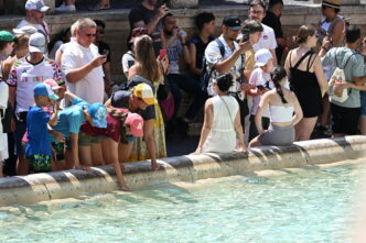 Accesso a Fontana di Trevi pr