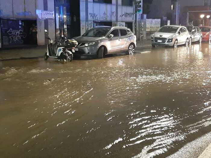 Allagamenti a Milano Viale Mo