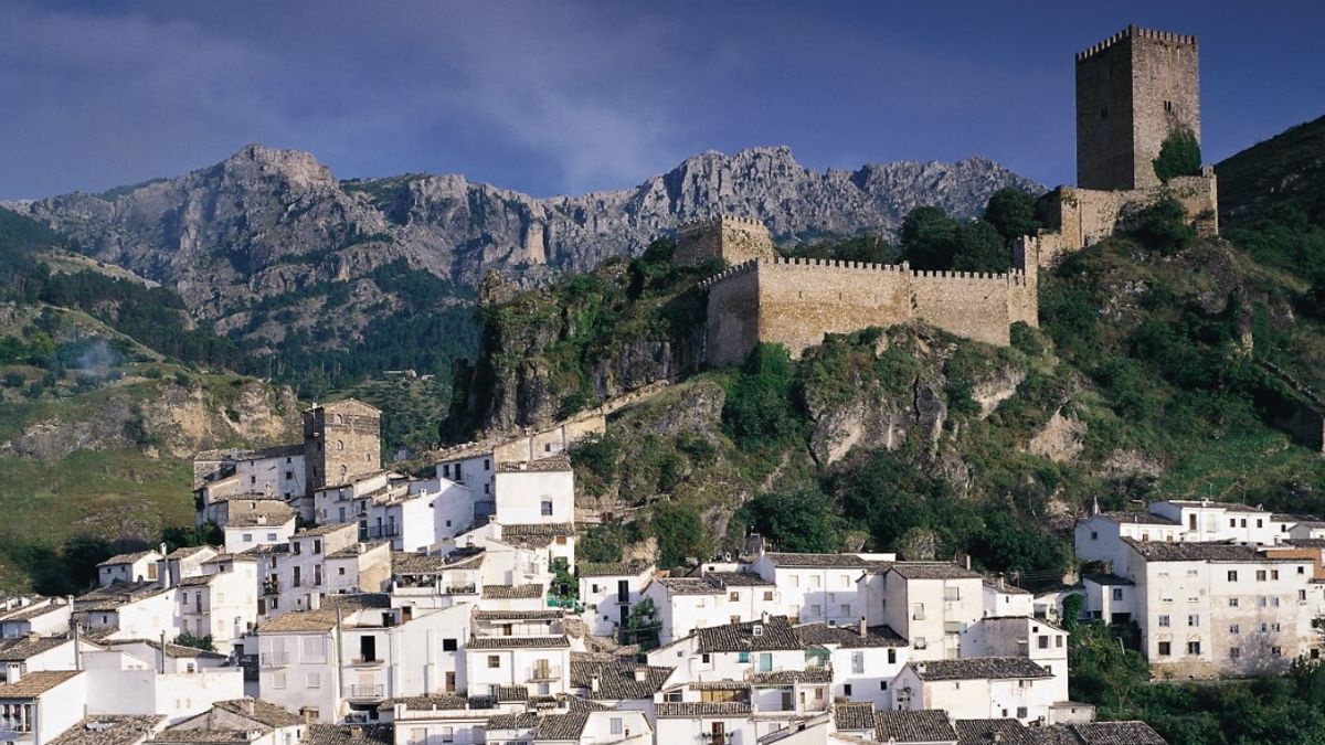 descubrimientos encantadores entre bosques, pueblos y vistas impresionantes