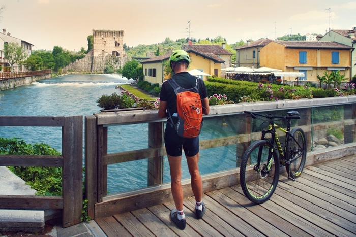 Ciclovie E Tradizioni Enogastr