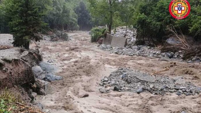 Evacuazione In Corso Al Rifugi