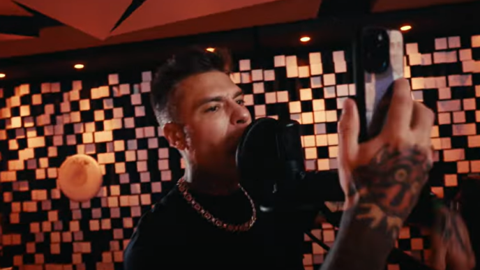 Fedez Lancia Un Attacco Dirett