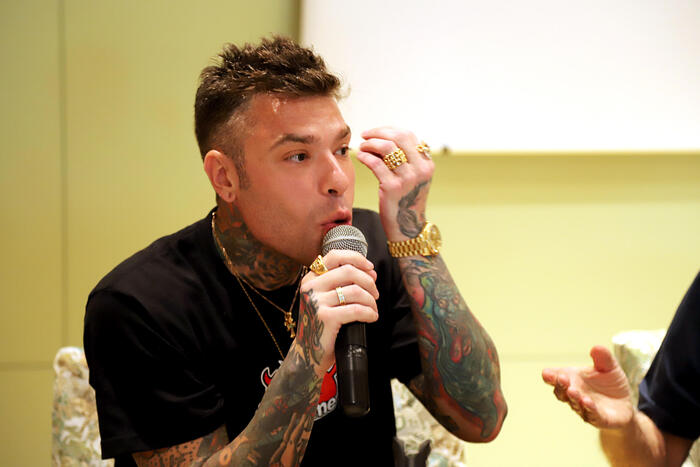 Fedez Ultras E Affari Linch