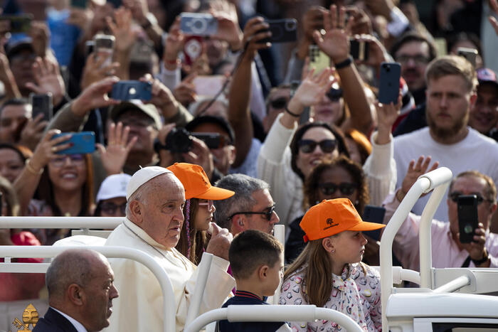 Il Papa Affronta La Denatalita