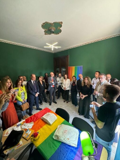 Inaugurata Radio Pride Un Far