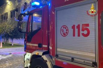 Incendio A Milano Evacuato Un