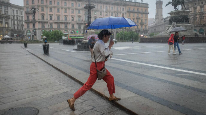 Italia In Allerta Un Ciclone