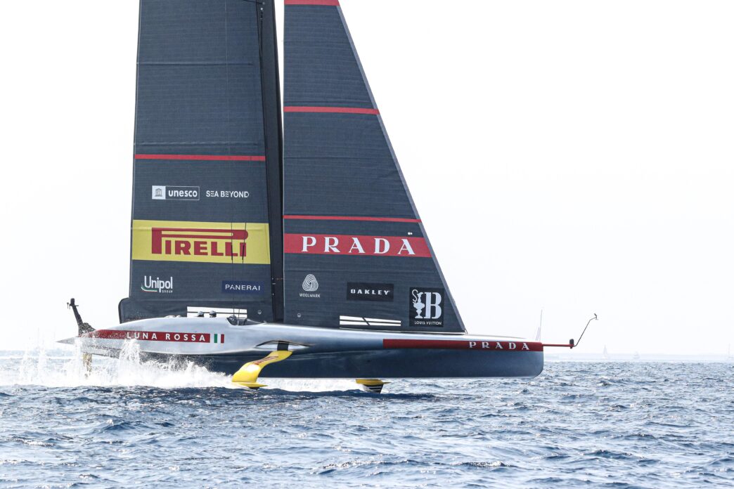 Luna Rossa Conquista La Finale