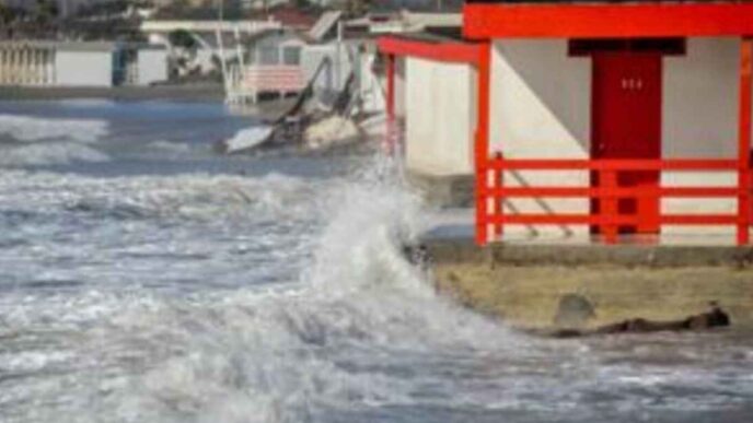 Mareggiata Devastante A Ostia