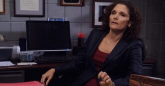 Mary Elizabeth Mastrantonio To