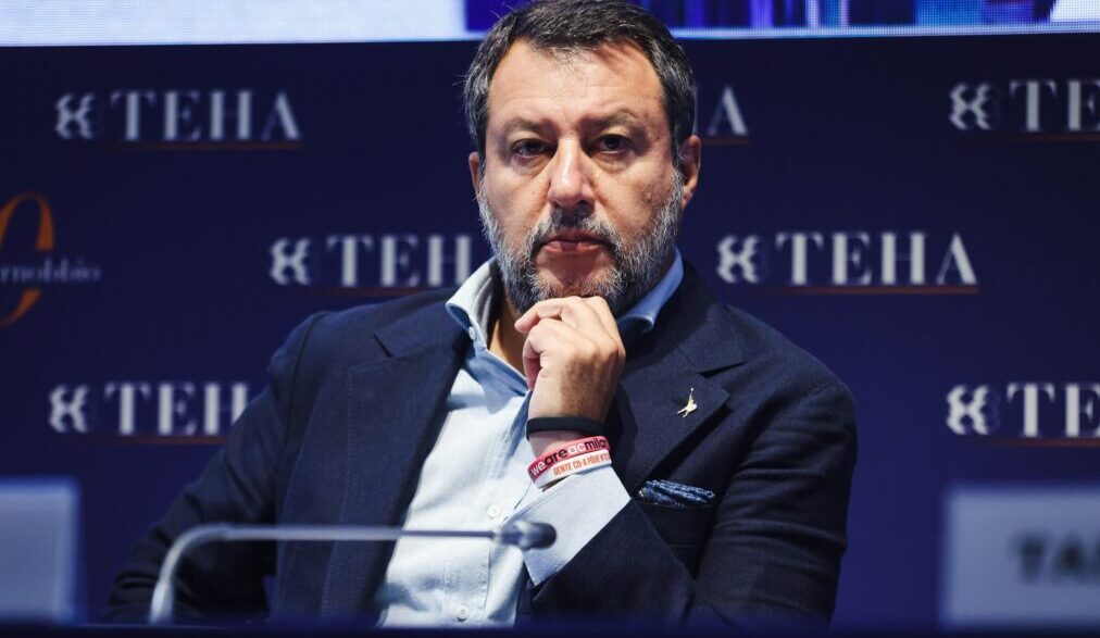 Matteo Salvini Risponde Alle R