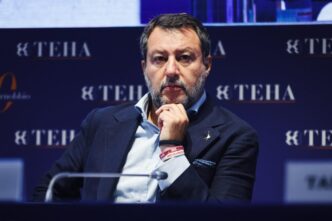 Matteo Salvini Risponde Alle R