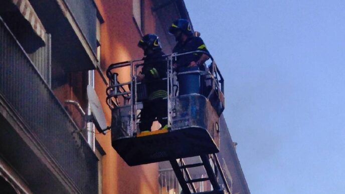 Milano Vigili Del Fuoco Salva