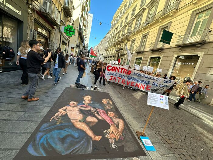 Napoli In Protesta Contro Il G