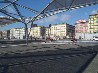 Napoli Rapina In Piazza Garib