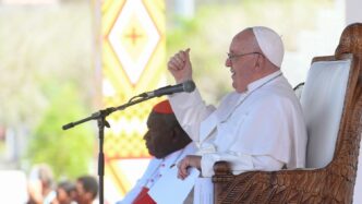 Papa Francesco Dialoga Con Olt