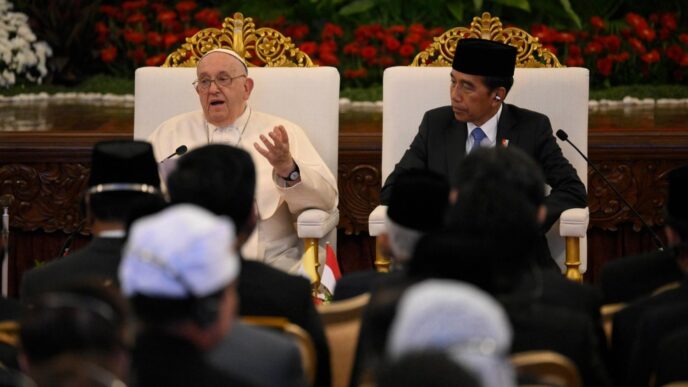 Papa Francesco In Indonesia U