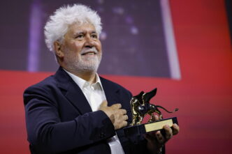 Pedro Almodovar Riceve Il Leon