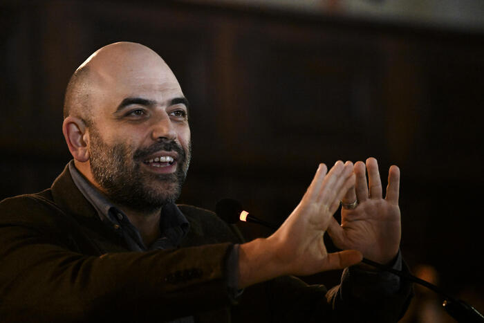 Roberto Saviano Lancia Un Sond