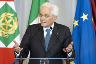 Sergio Mattarella Celebra Lot