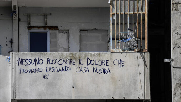 Sgombero Delle Vele Di Scampia