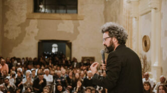 Simone Cristicchi Presenta Il