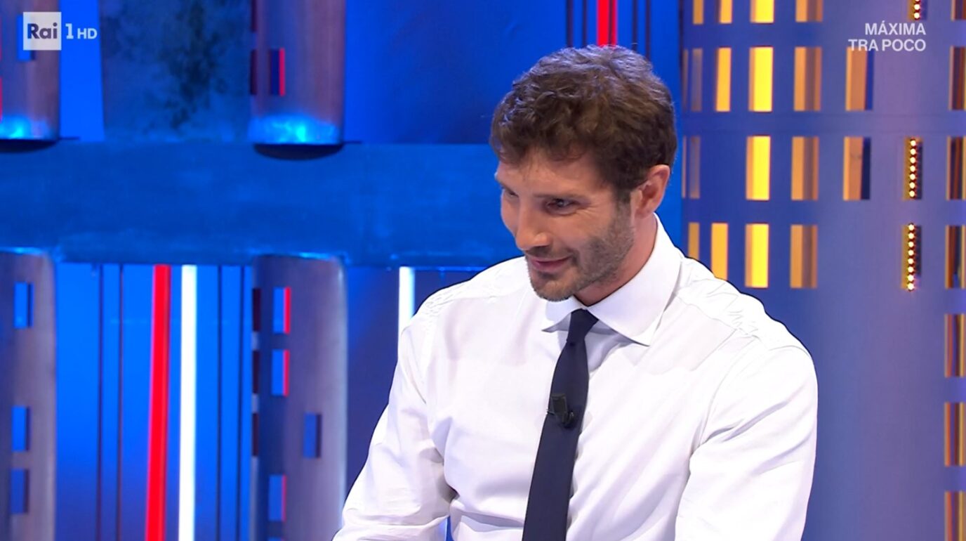 Stefano De Martino Debutta In ‘Affari Tuoi’: Prime Impressioni E Sfide ...