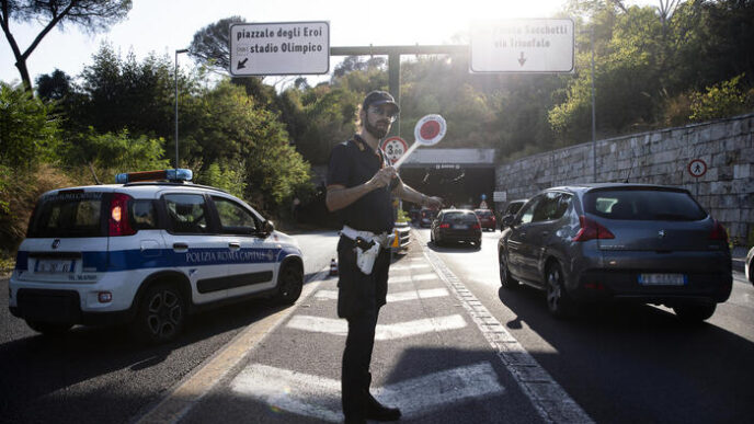 Tre Minorenni Denunciati Per G