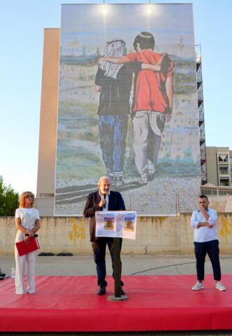 Un Murale Per La Pace Labbra