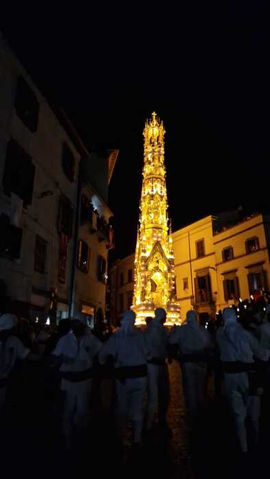 Viterbo celebra la macchina di