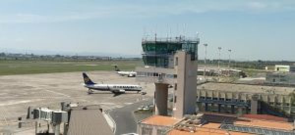 Aeroporto Di Catania3A Il Maste