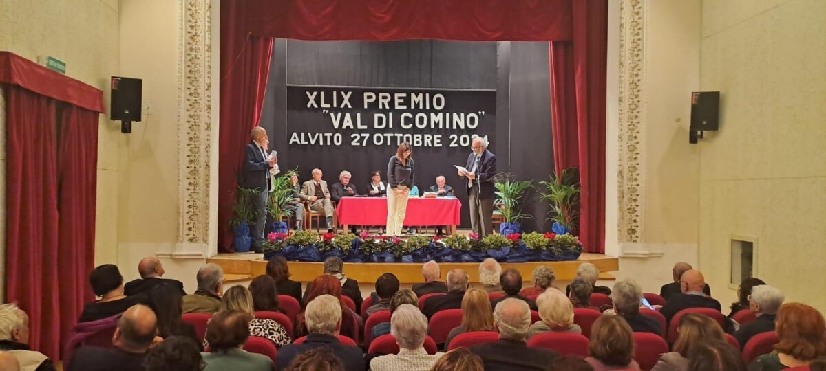 Al teatro di Alvito si svolge il 49esimo premio letterario Val di Comino: un tributo alla cultura