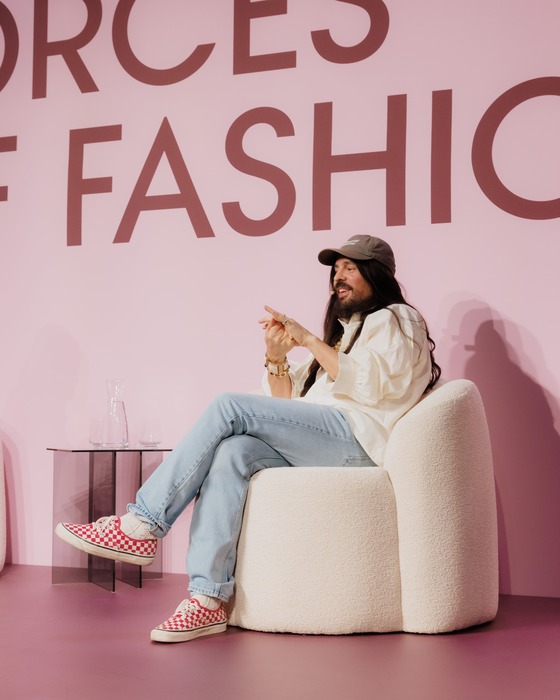 Alessandro Michele: Il ritorno alla tradizione di Valentino e l’incontro di moda a Roma