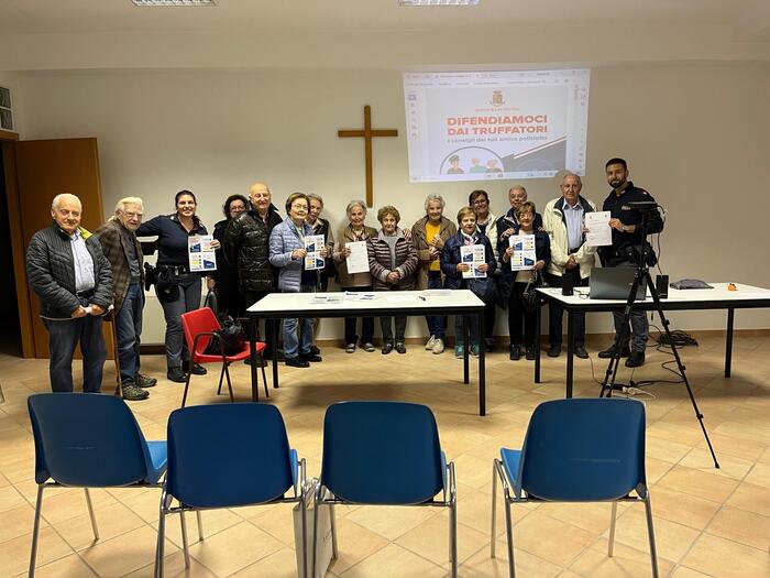 Ancona, polizia di quartiere continua a sensibilizzare gli anziani contro le truffe