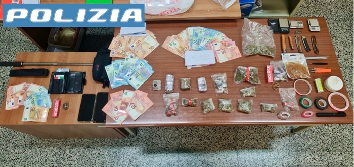 Arrestato spacciatore nel quartiere Quadrifoglio di Matera: sequestro di droga e denaro contante