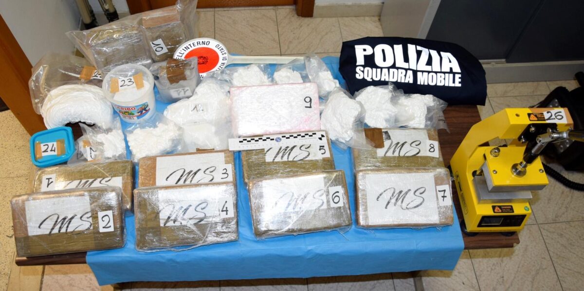 Blitz della Polizia a Cisterna di Latina: sequestrati oltre 15 chili di droga