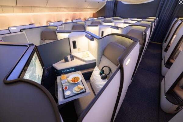 Cathay Pacific svela la nuova Aria Suite: una rivoluzione nel volo di lusso