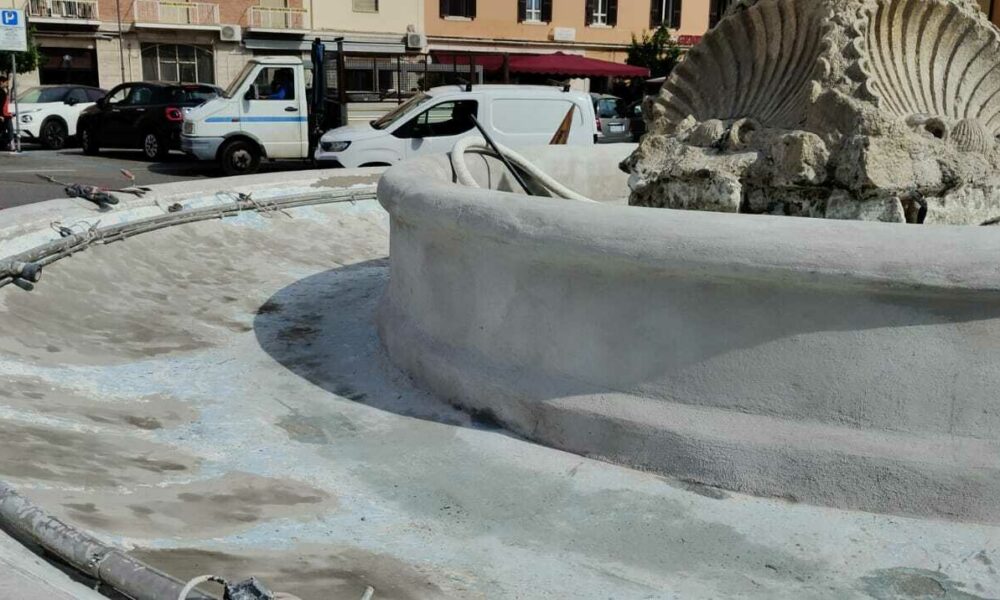 Completamento dei lavori di restauro della fontana di piazza della Repubblica a Terracina