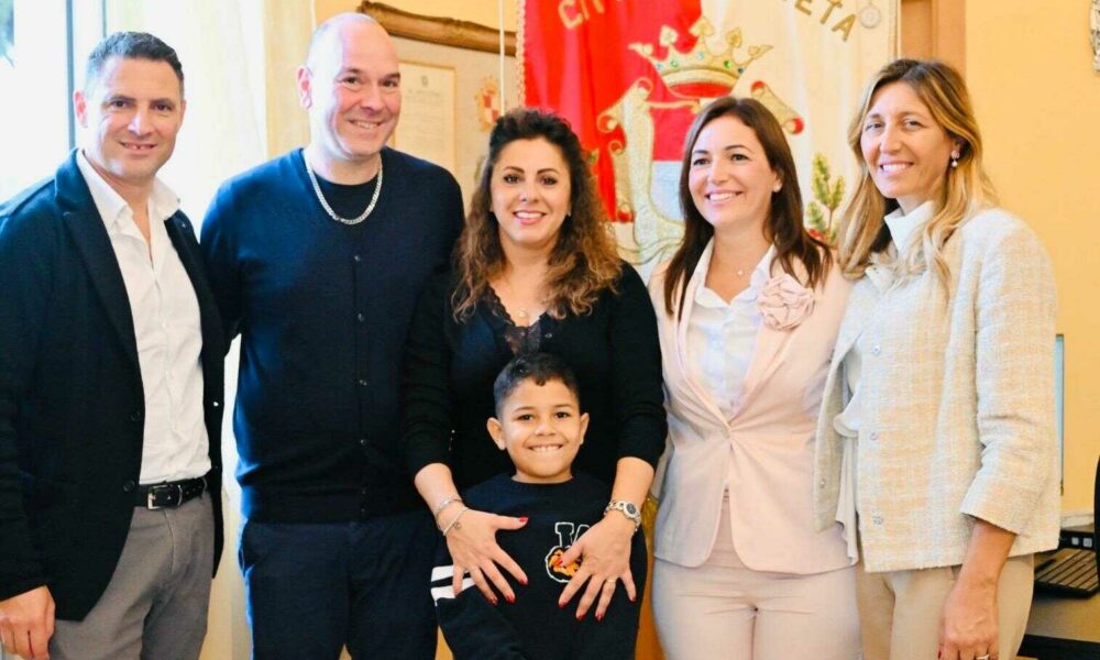 Daniel, il piccolo colombiano, trova una nuova famiglia a Gaeta: l’integrazione e l’amore